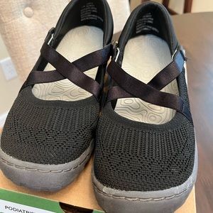 JBU Jambu athletic mary janes.  Size 7.5
